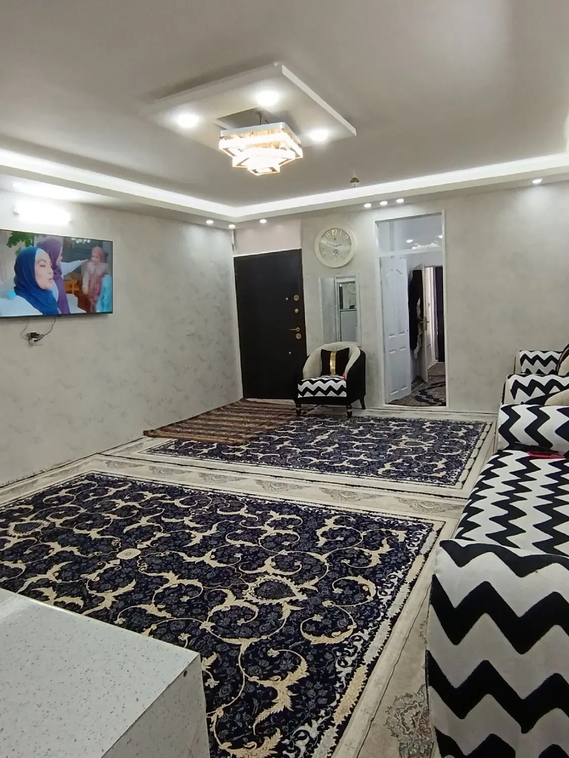 خانه آپارتمانی همکف با مغازه