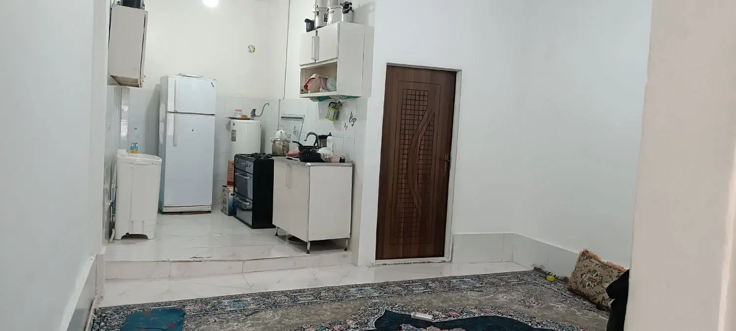 خانه 50 متری در بیست متری ولیعصر