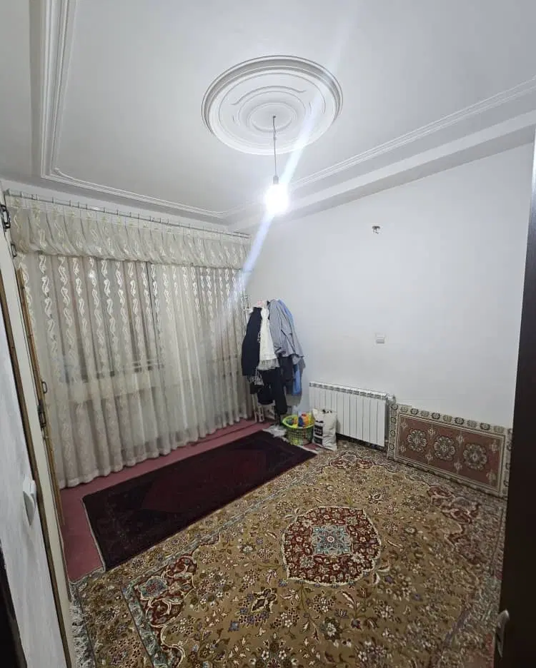 فروش  واحد۱۴۰متری دوخواب کوچه دبیرستان ایران