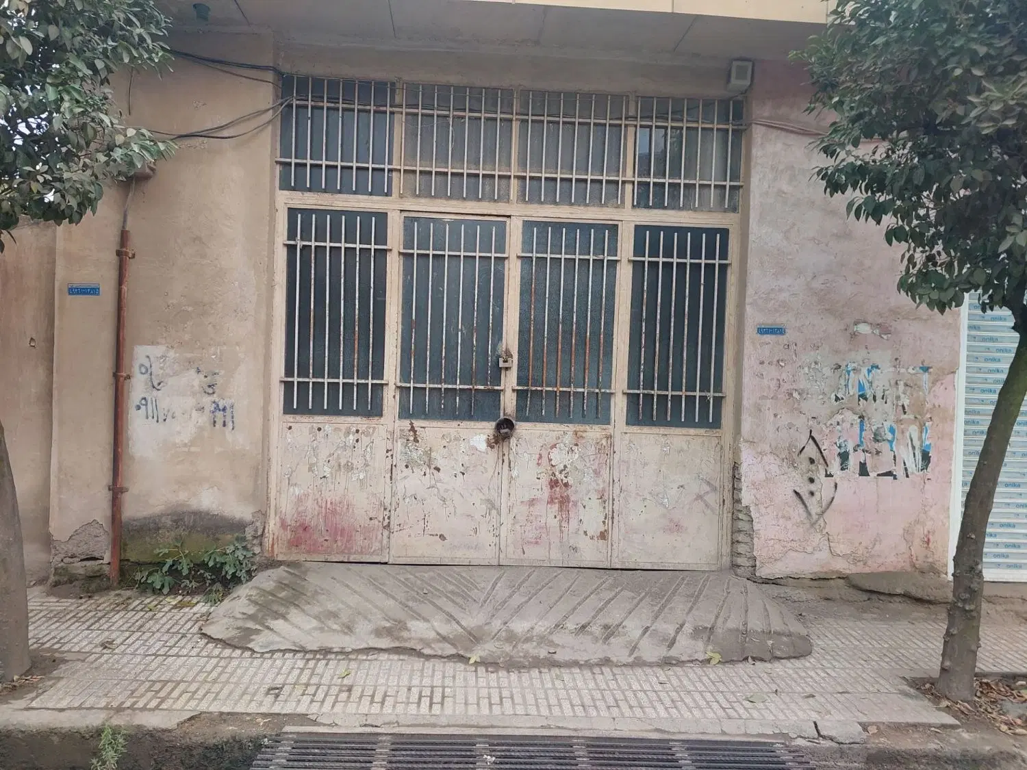 زمین تجاری ۱۰۰متری بر خیابان