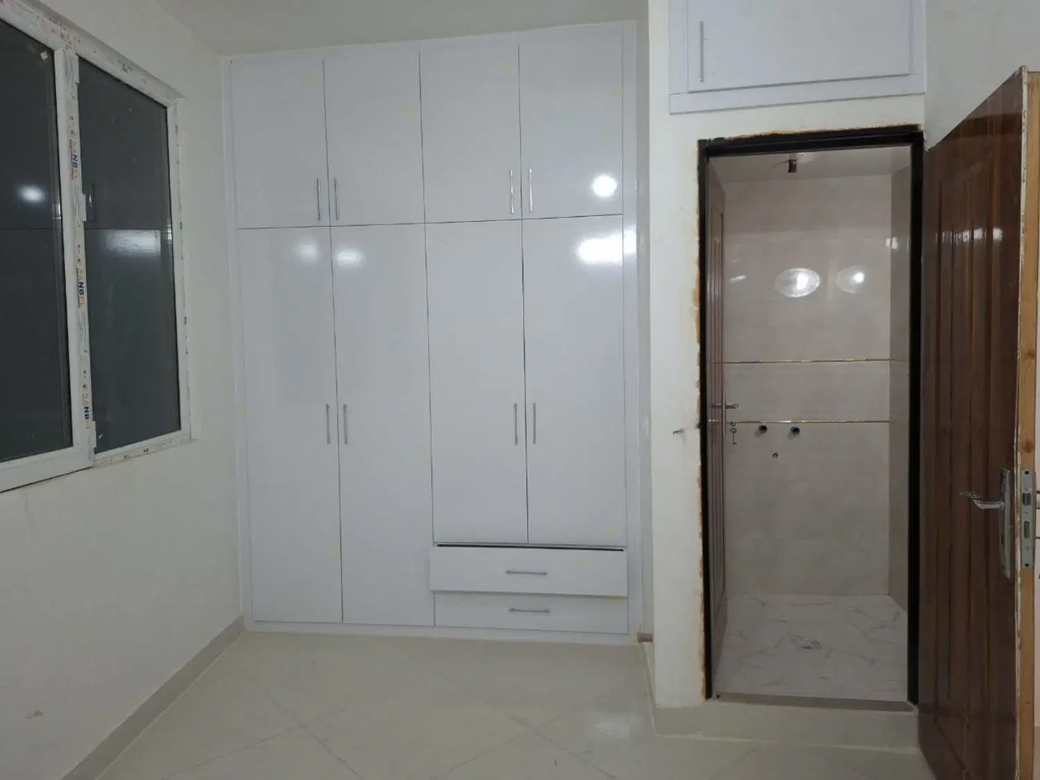 آپارتمان اجاره ای ۶۲ متری سر سه نبش حسن زاده ۲۳
