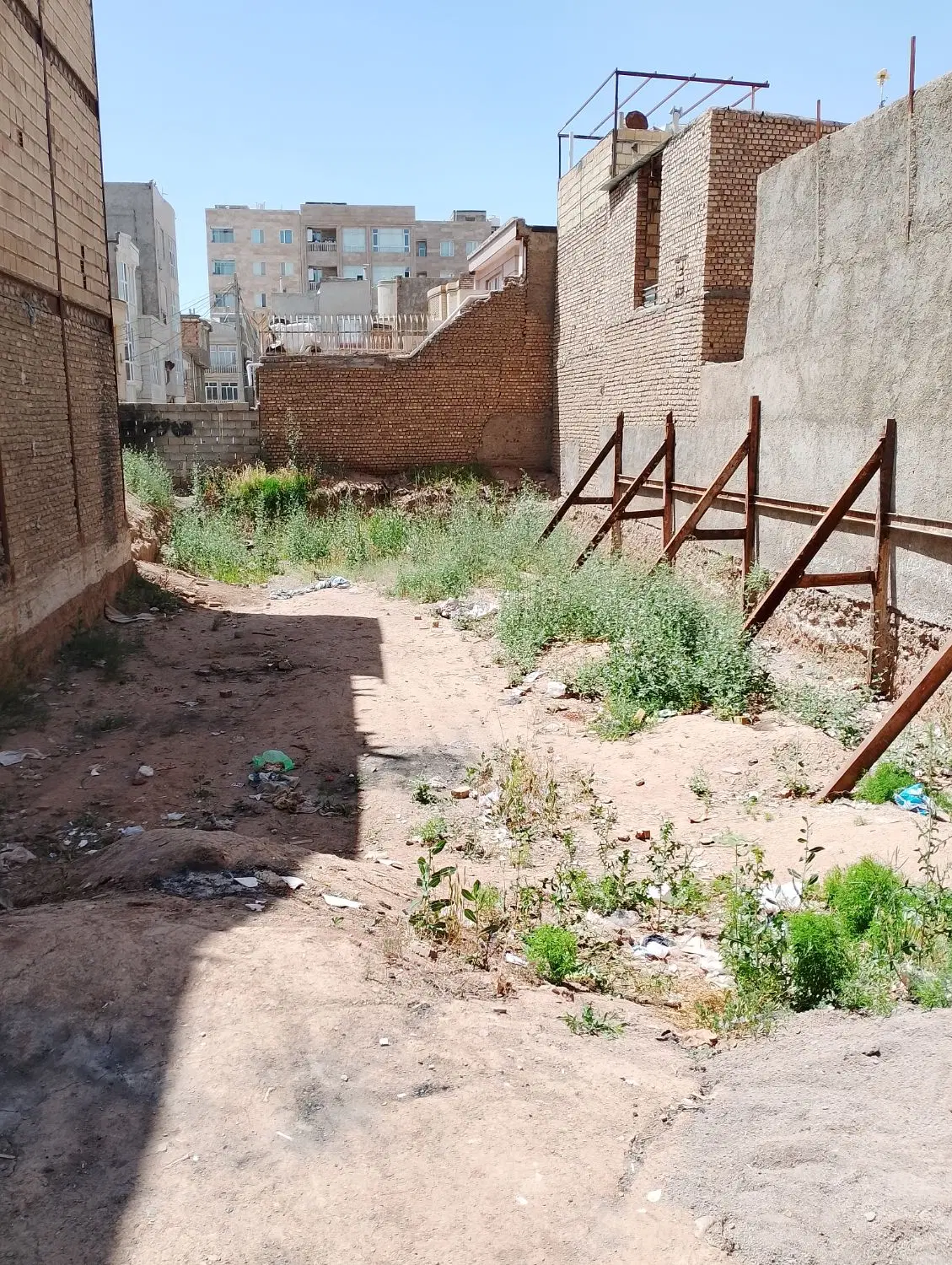 زمین با پروانه _محدوده فرزانگان