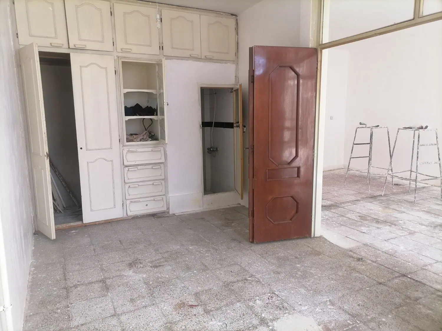فروش طبقه ی همکف دردهمتری دوم