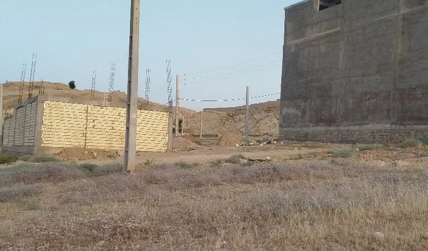 زمین رو به رو ترمینال