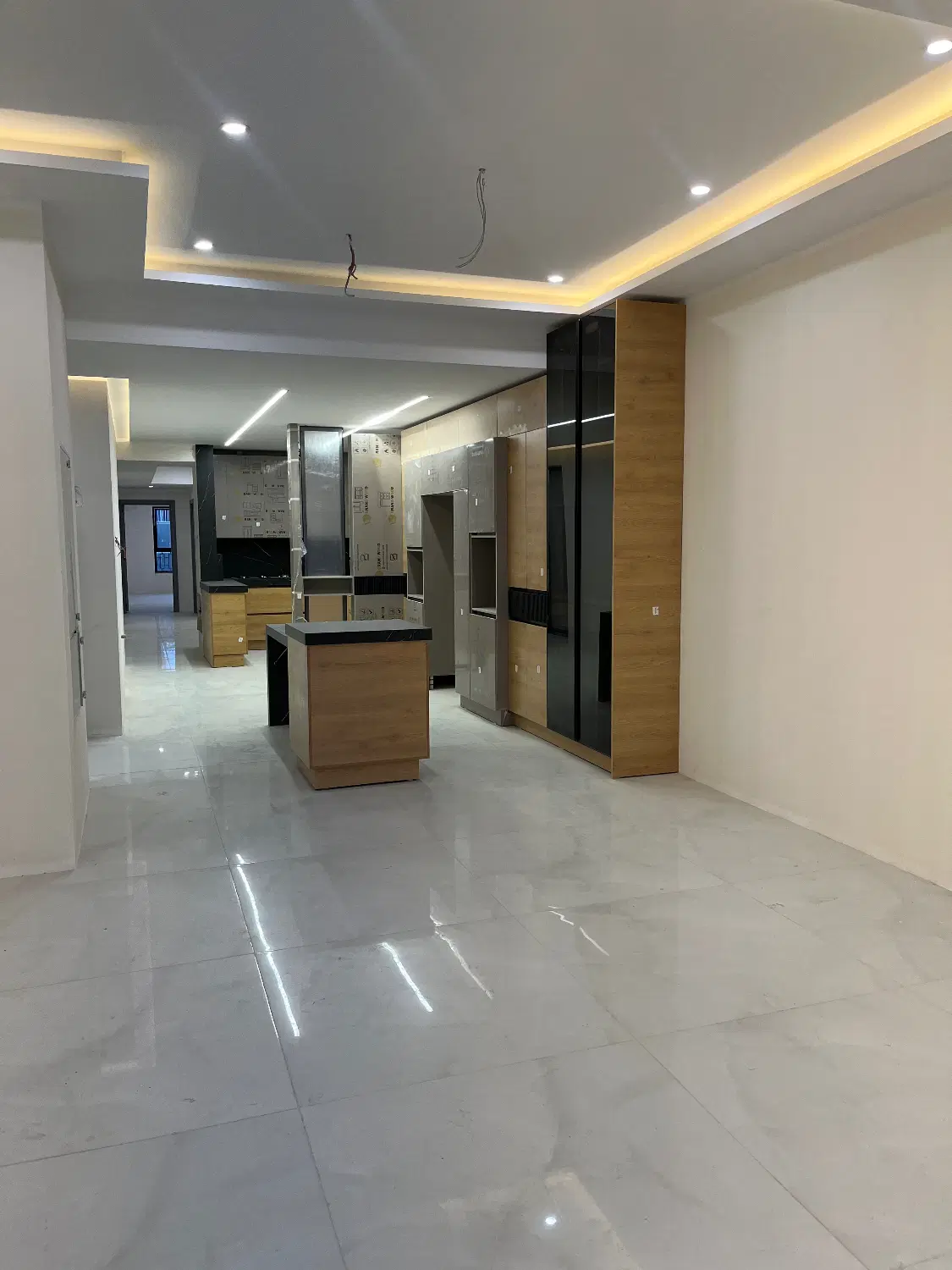 اپارتمان ۲۴۵ متری فول لاکچری  زهره کرمانی