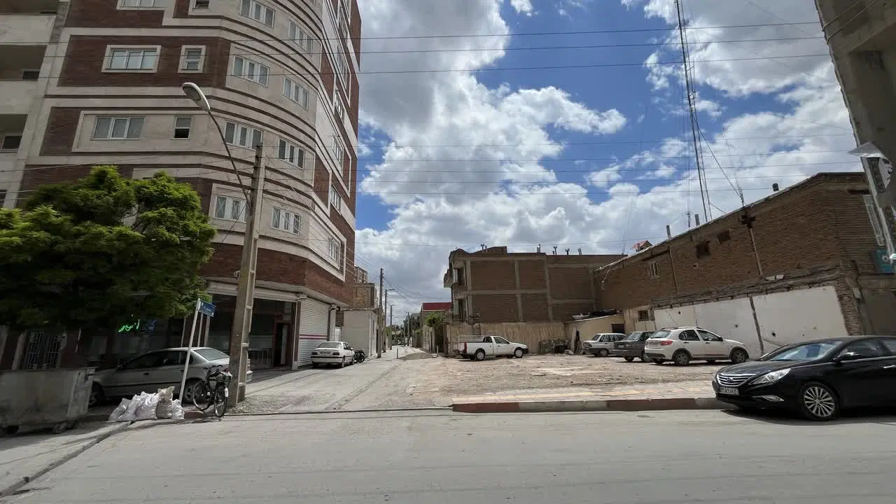 یک قطعه جای خانه سه نبش