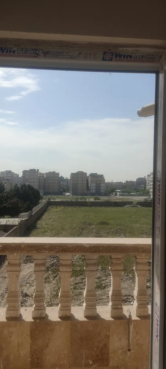 واحد نوساز 90 متری خام