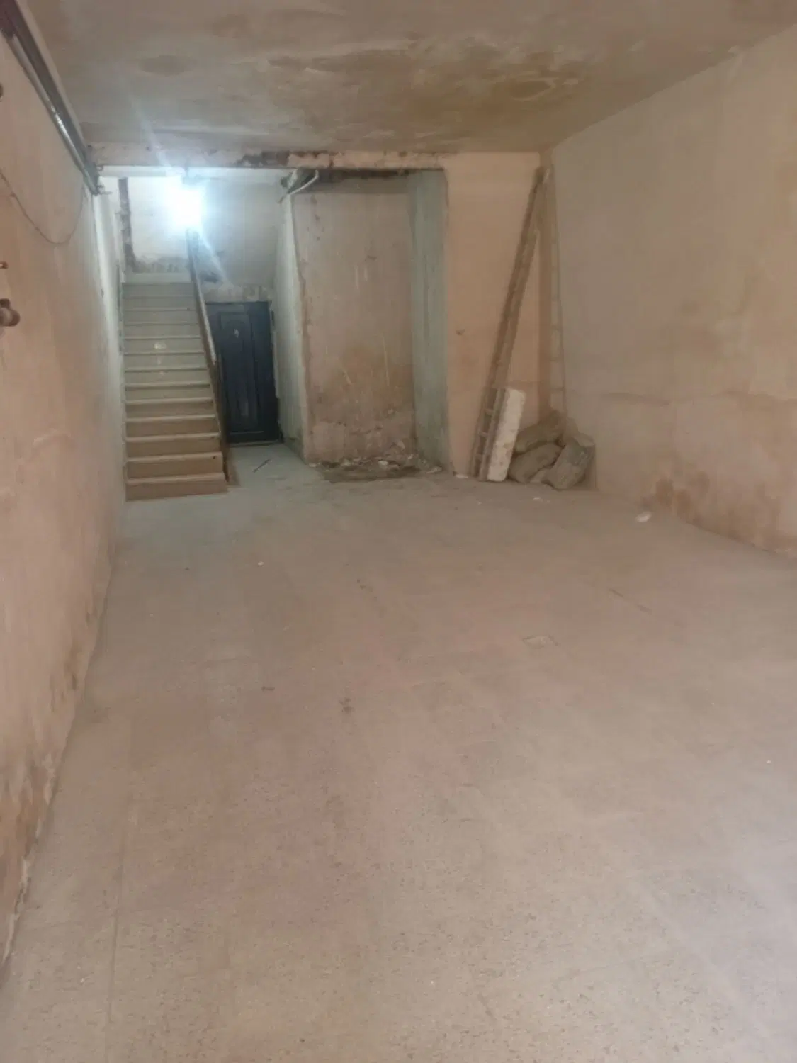 آپارتمان ۱۱۰ متر طبقه ۳
