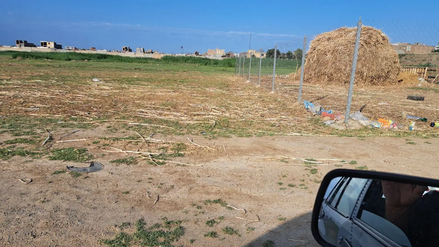 زمین 143 متری