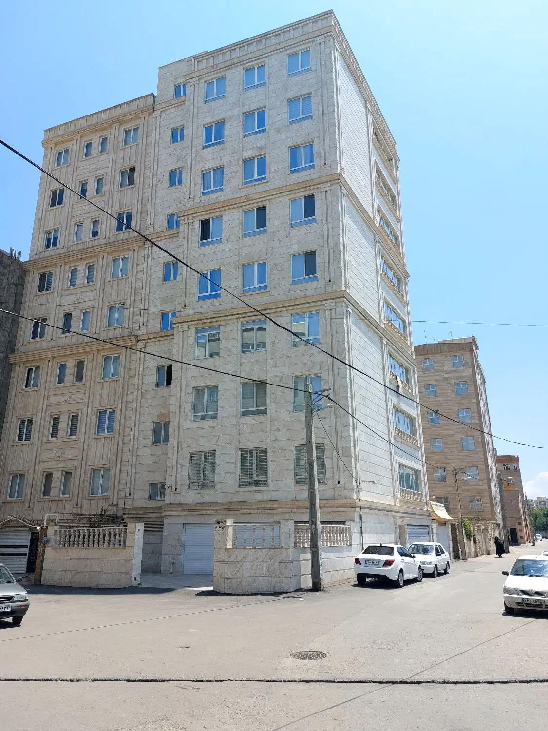 آپارتمان ۱۷۵ متر تک‌واحدی حافظ. کوچه باغچه بان