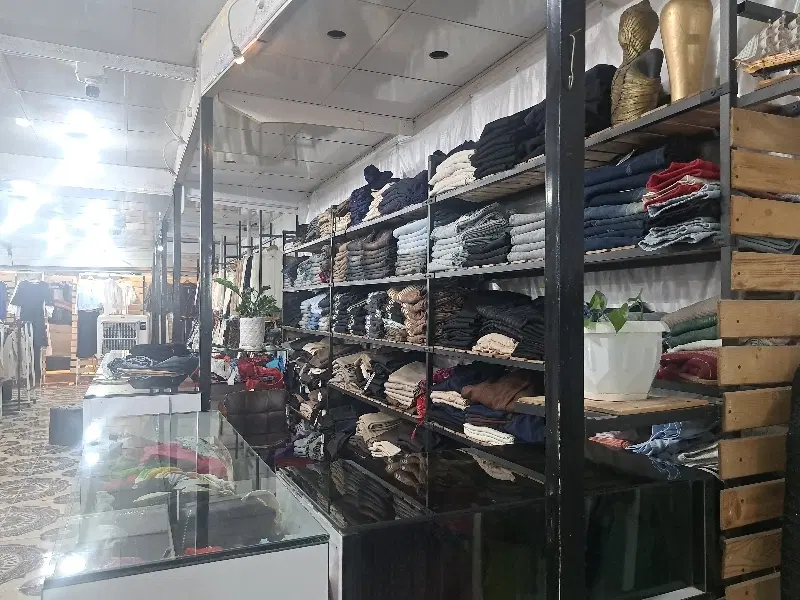 رهن واجاره پاساژپوشاک بااجناس شیک یاسوج مرکز شهر