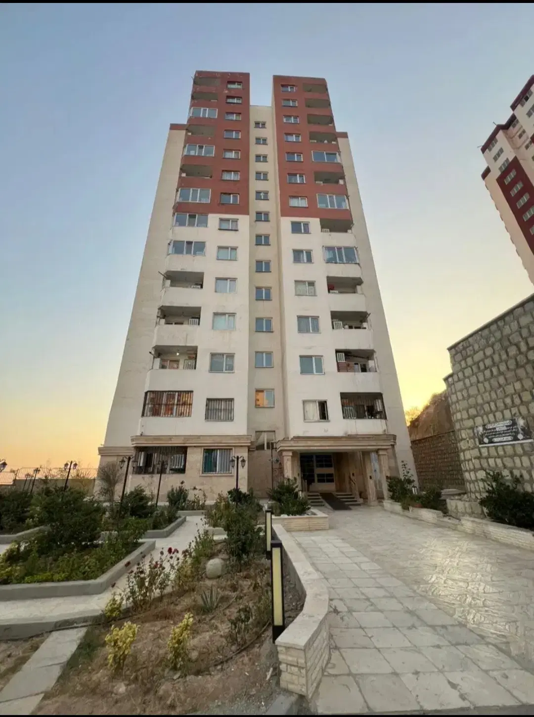 پردیس_فاز ۵_ فول کامل_ طبقه همکف
