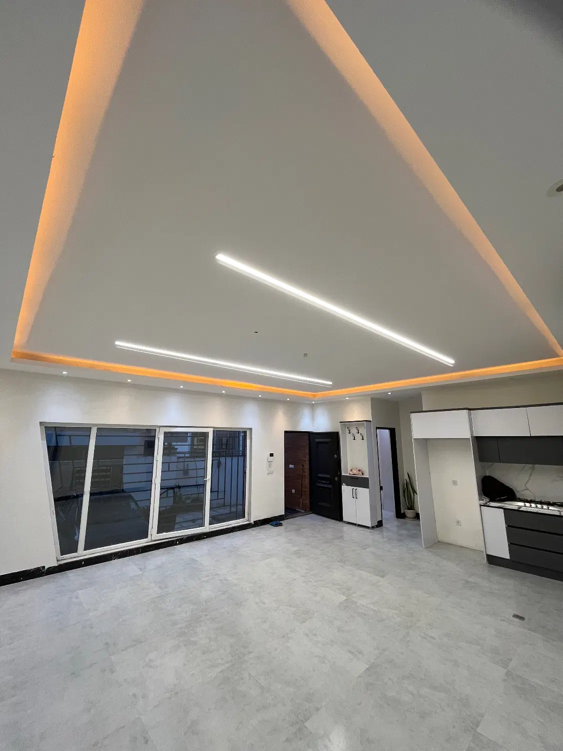 ویلامدرن_۲۰۰متری_رووف گاردن_محمودآباد&سندششدانگ