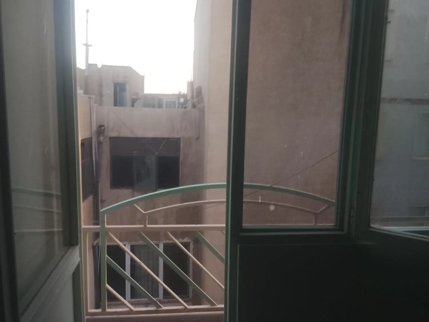 یک واحد ۹۵ متری در خیابان کاشان خیابان لازار