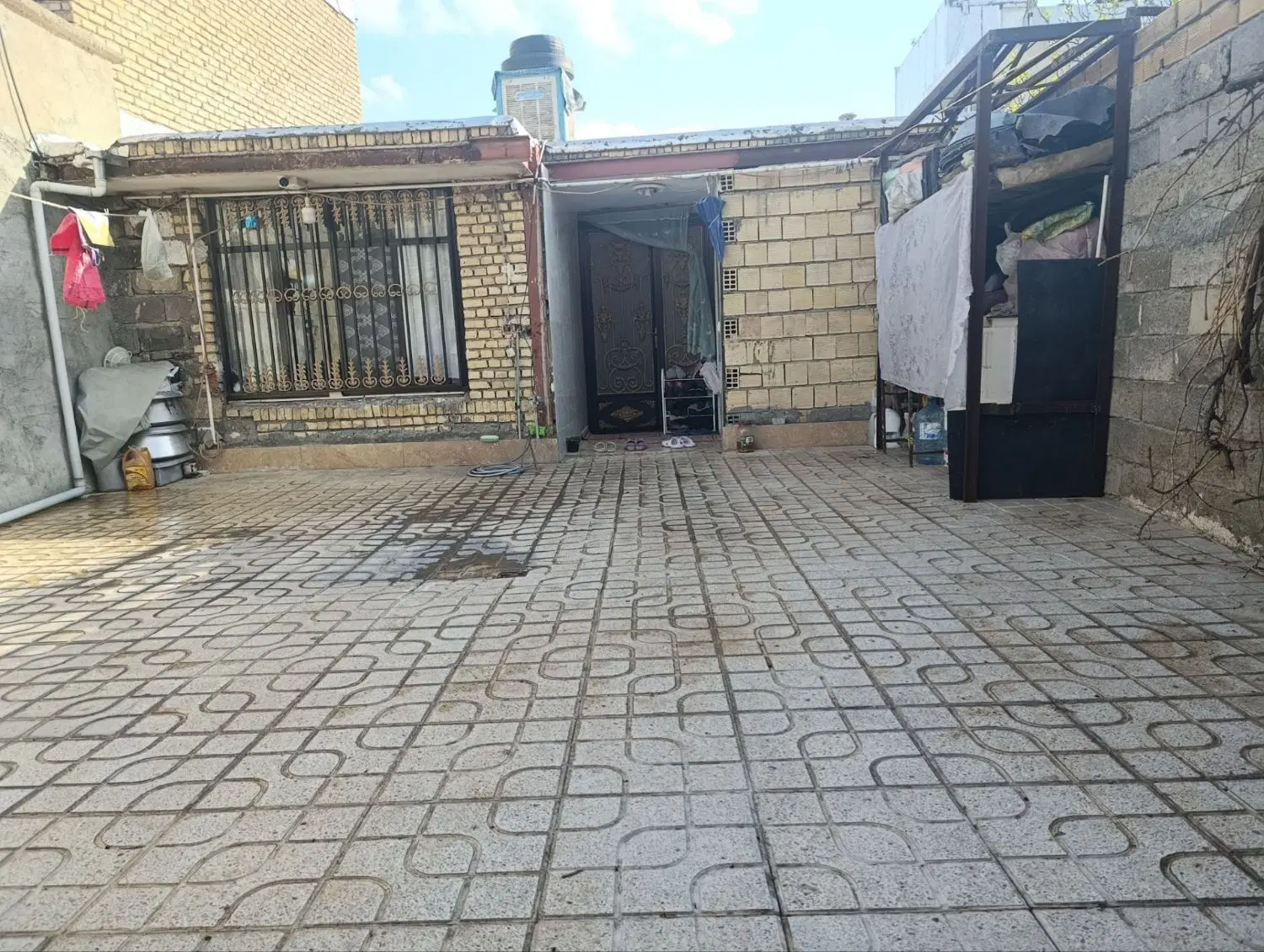 خانه شهرک آناهیتا