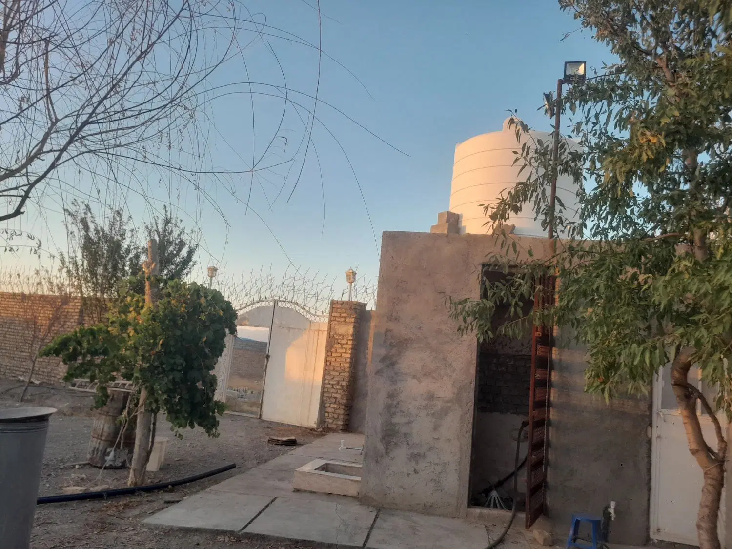باغ ۱۰۰۰متری امینیه۸