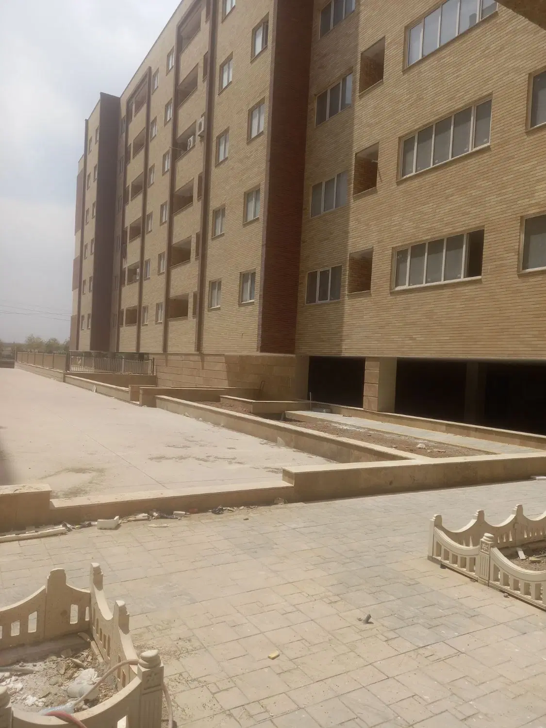 واحد ۹۷ متری _ دو خواب _ با پارکینگ