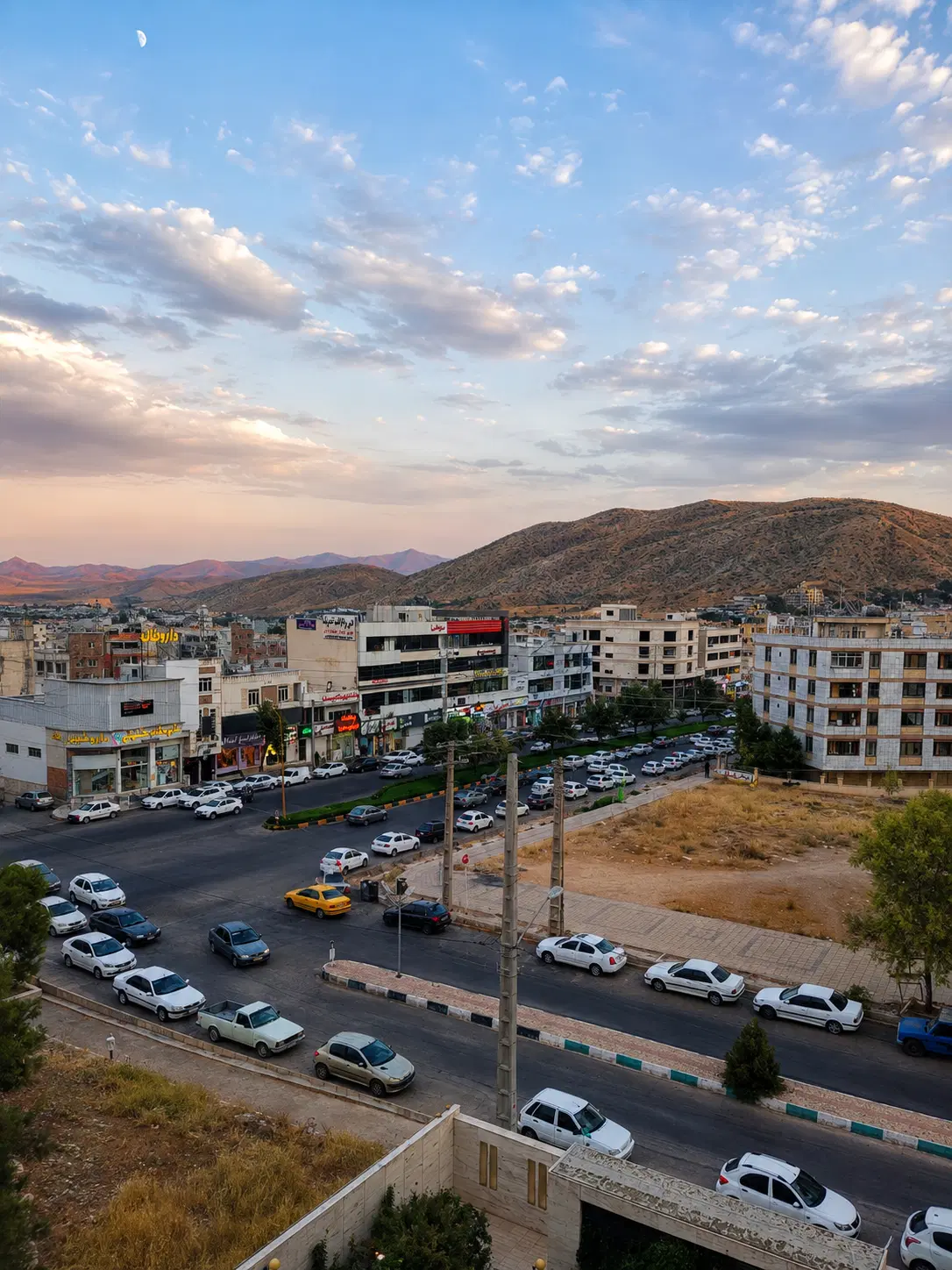 پاسداران ۲۵۰متر ۳نبش پروانه۵سقف عرض۱۲ پلاک بی نظیر