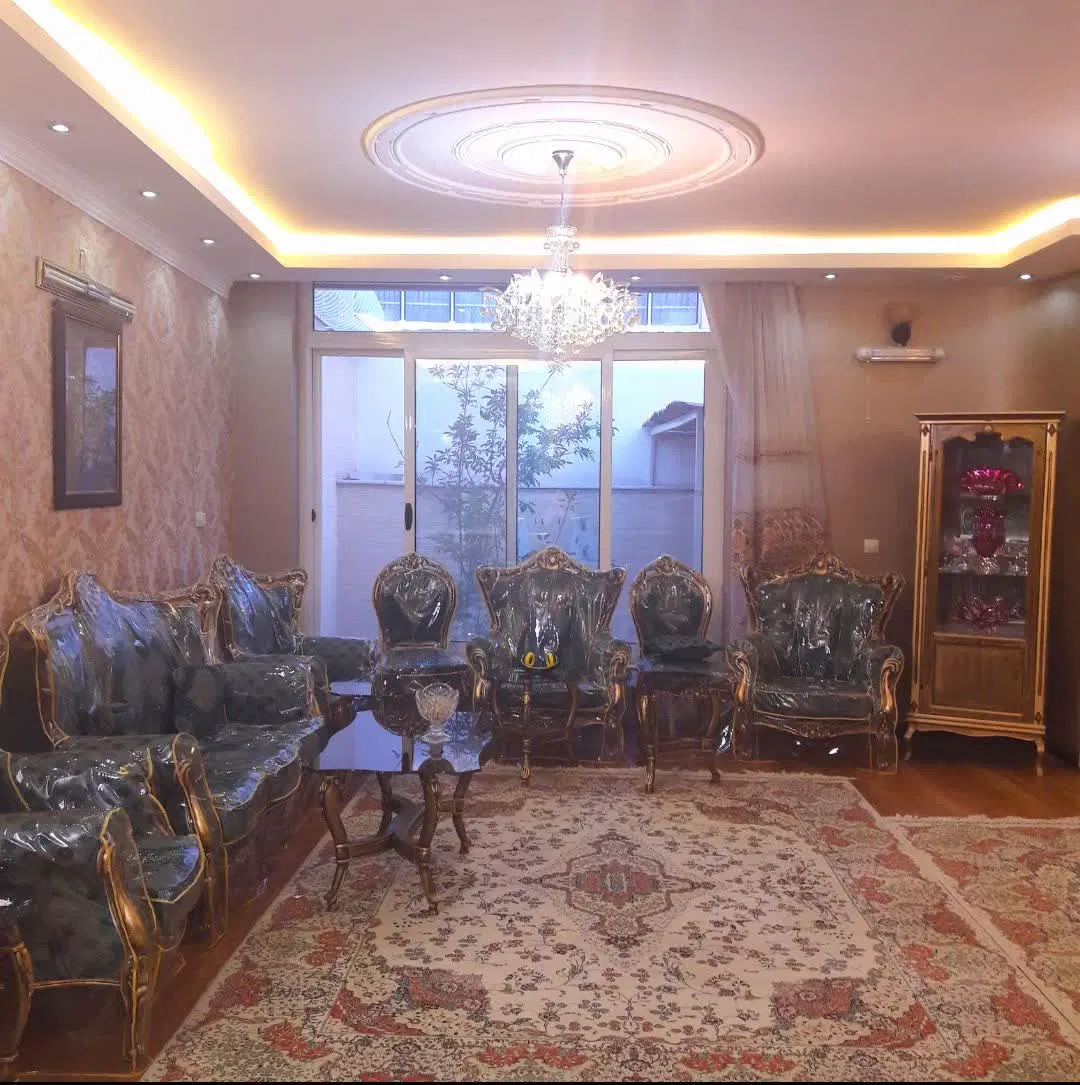 منزل ویلایی ۱_۵ طبقه خیابان ادیب شیک