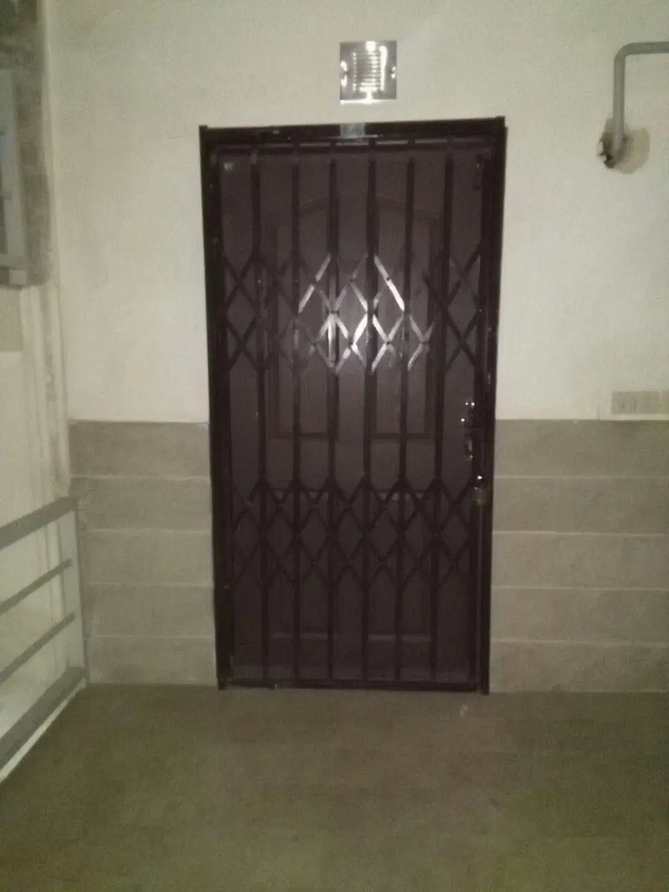 فروش یک واحد آپارتمان.      کد ۲۱۳
