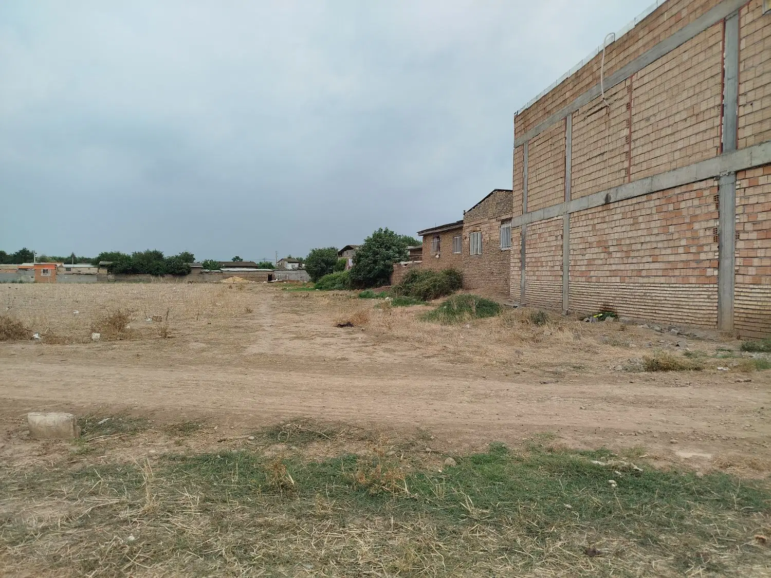 زمین ۳۲۵ متر