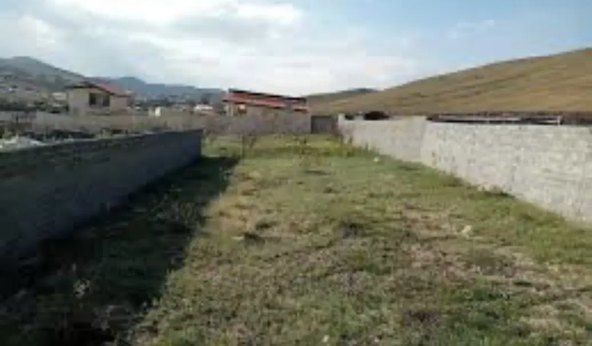 سربندان ۳۰۰ متر زمین دیوار کشی شده سنددار