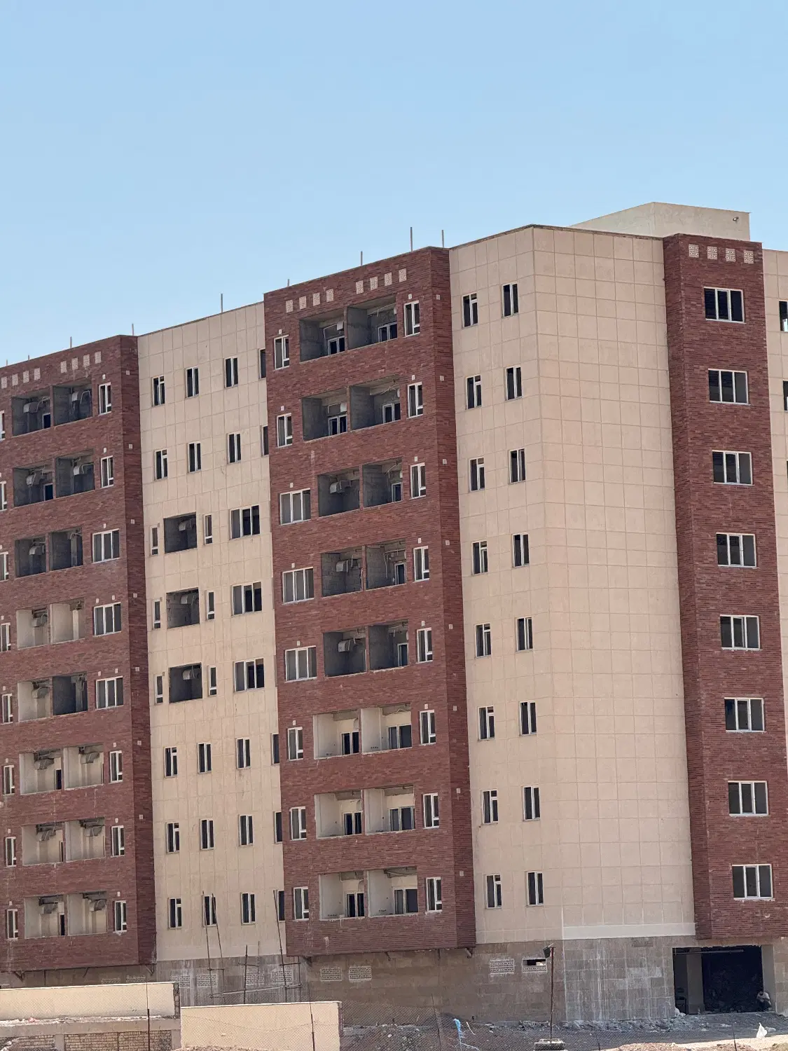 آپارتمان 96 متری همراه با پارکنگ مسقف(اقساط)