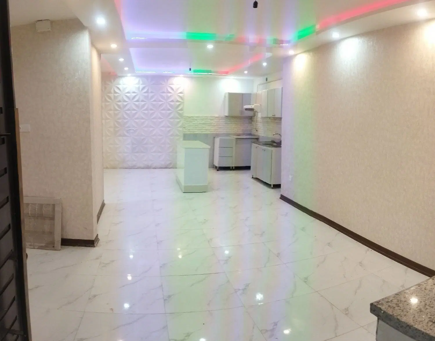 آپارتمان ۶۰ متری یکخواب بلوار آزادگان