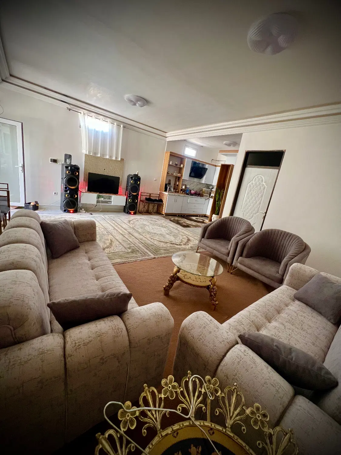منزل مسکونی باغ معروف