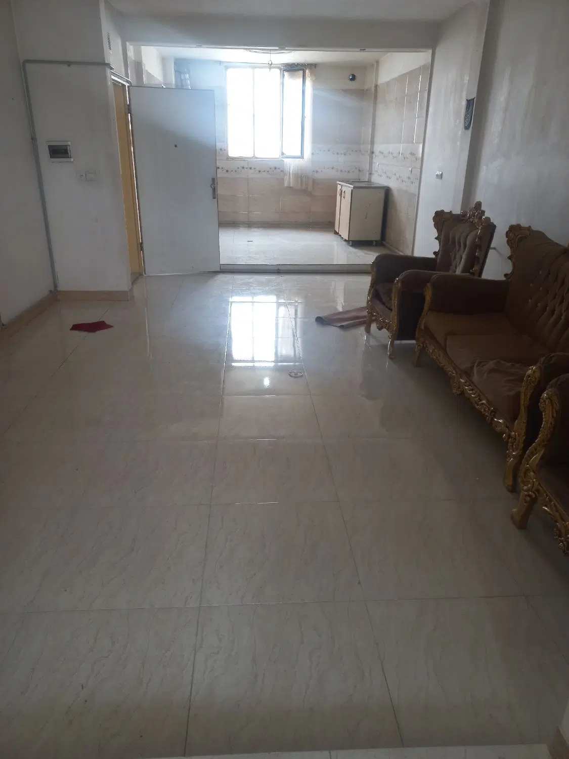 یک آپارتمان فروشی