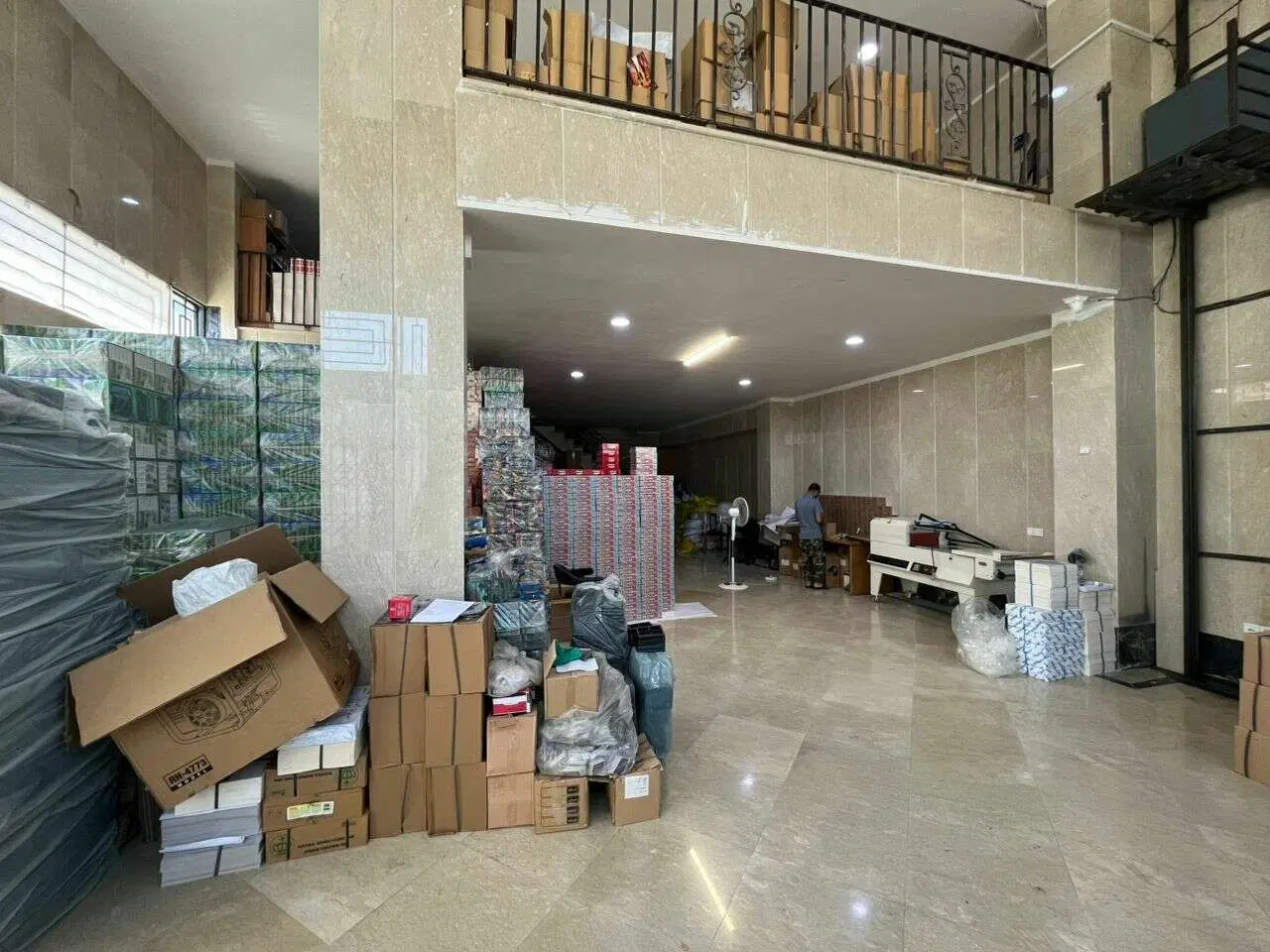 فروش تجاری 283 متری