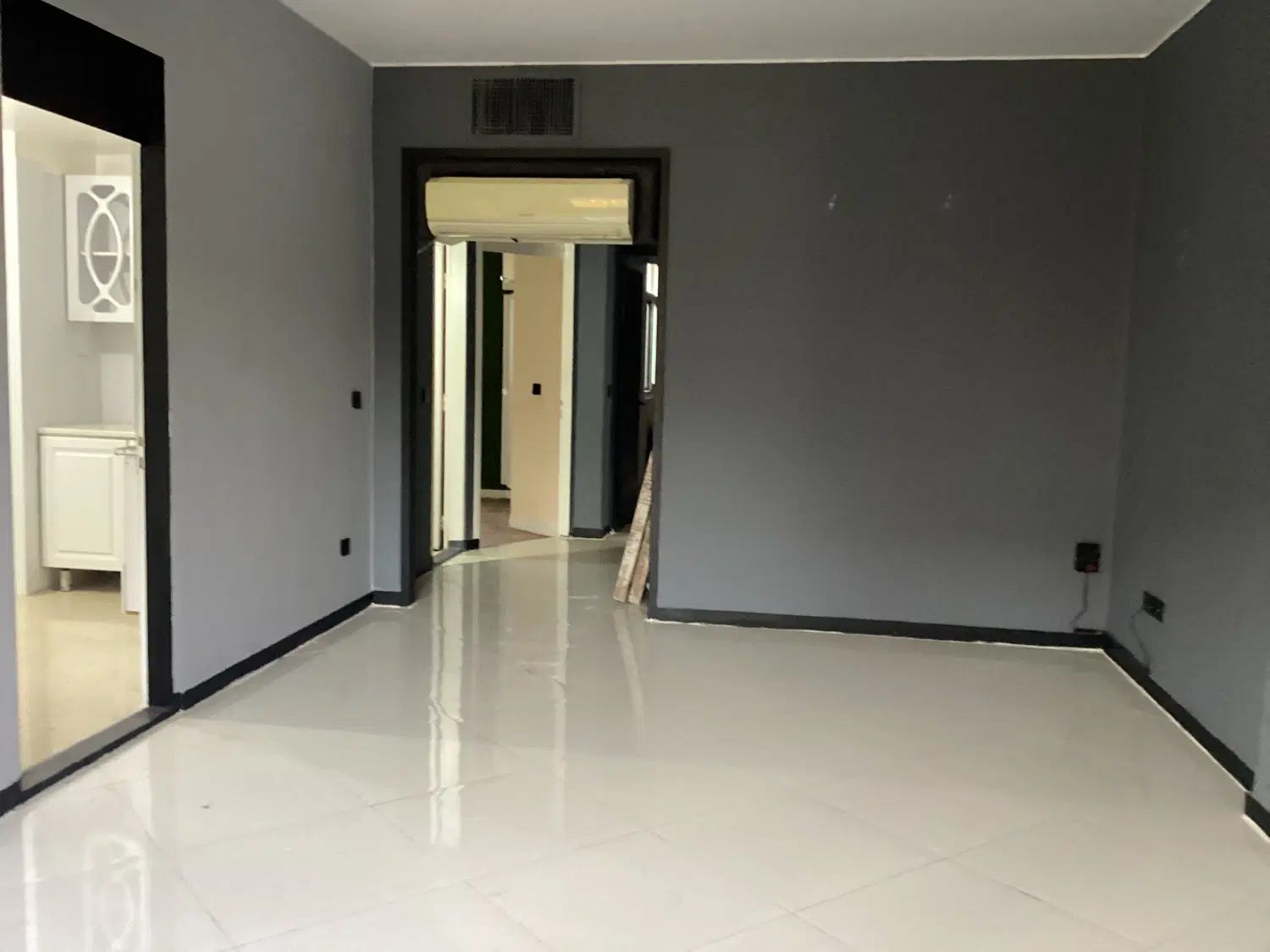 بر نیاوران ۱۰۰ متر ،تاپ لوکیشن ،هوم آفیس ،مجردی