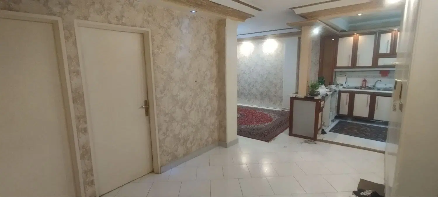 واحد 70متری دربسته به همراه حیاط و زیر زمین