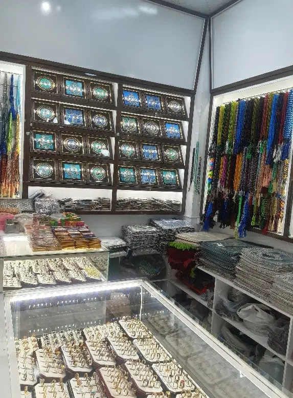 مغازه تجاری ( نزدیک حرم )