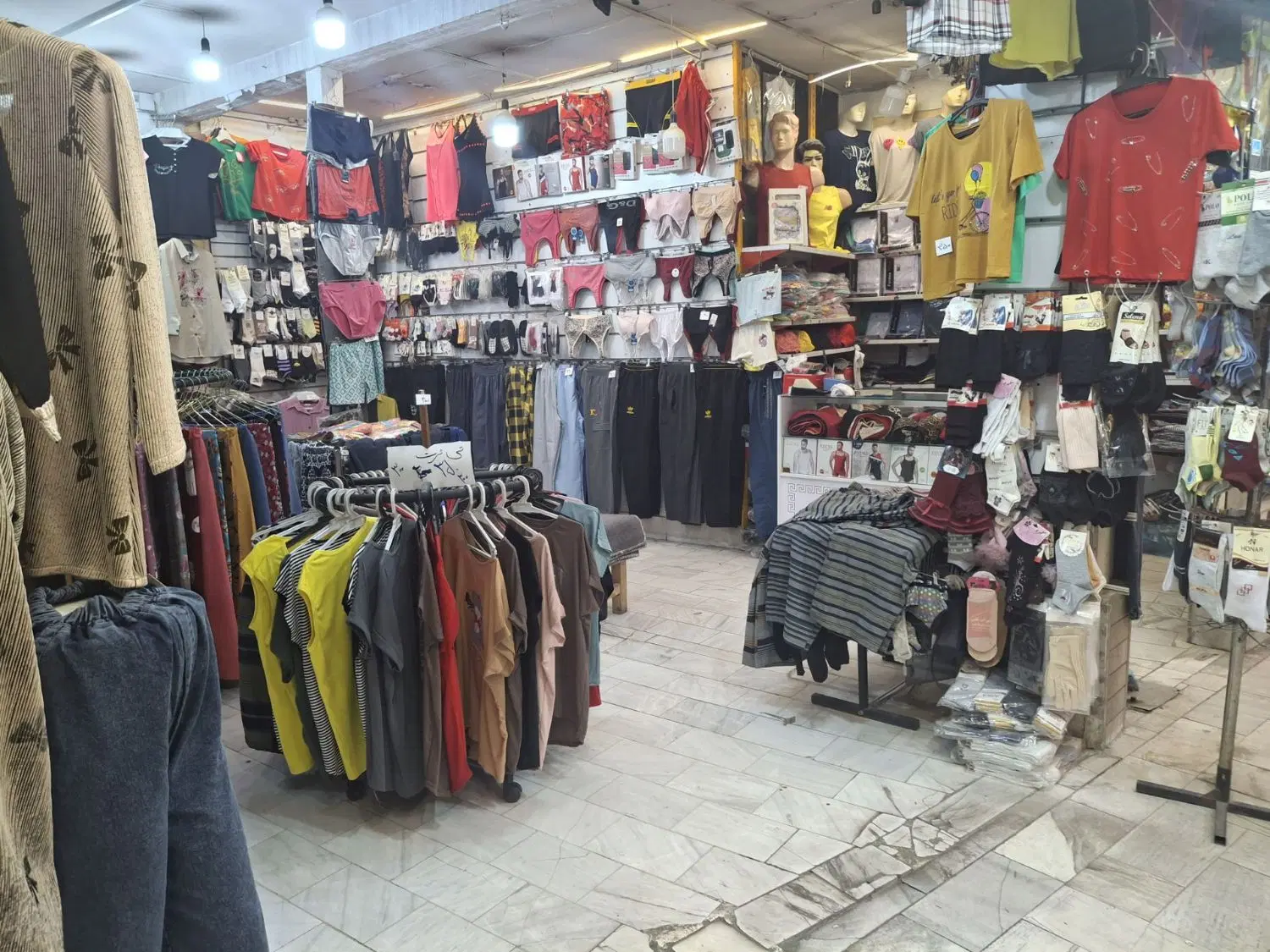 اجاره مغازه واقع در چهارراه شهدا پاساژ جوهری
