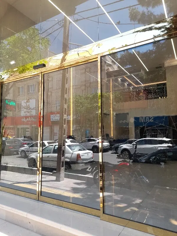 فروش ۲۰ الی۳۰ و ۱۰۰ متر تجاری خ شهدا پاخور کاسبی