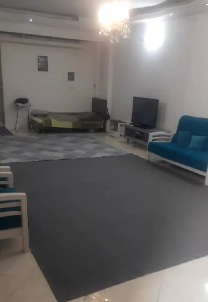 اپارتمان طبقه همکف شمالی کف سرامیک