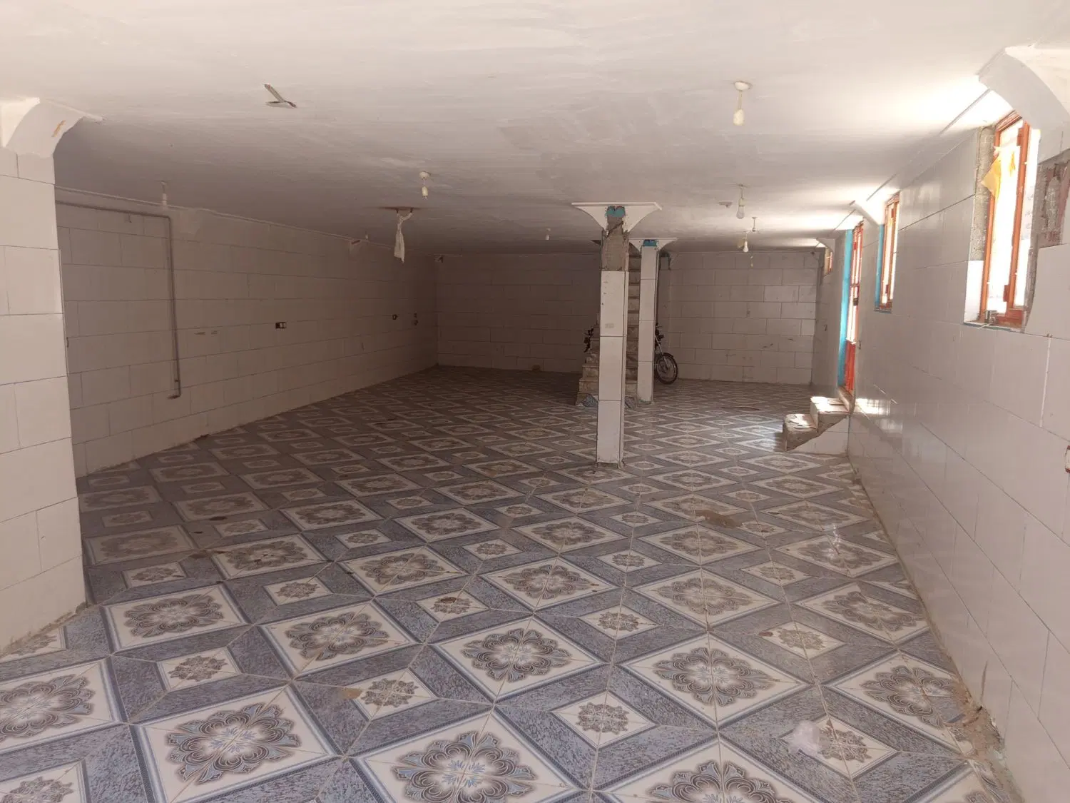 اجاره مغازه ۱۲۰متری خیابان رجایی