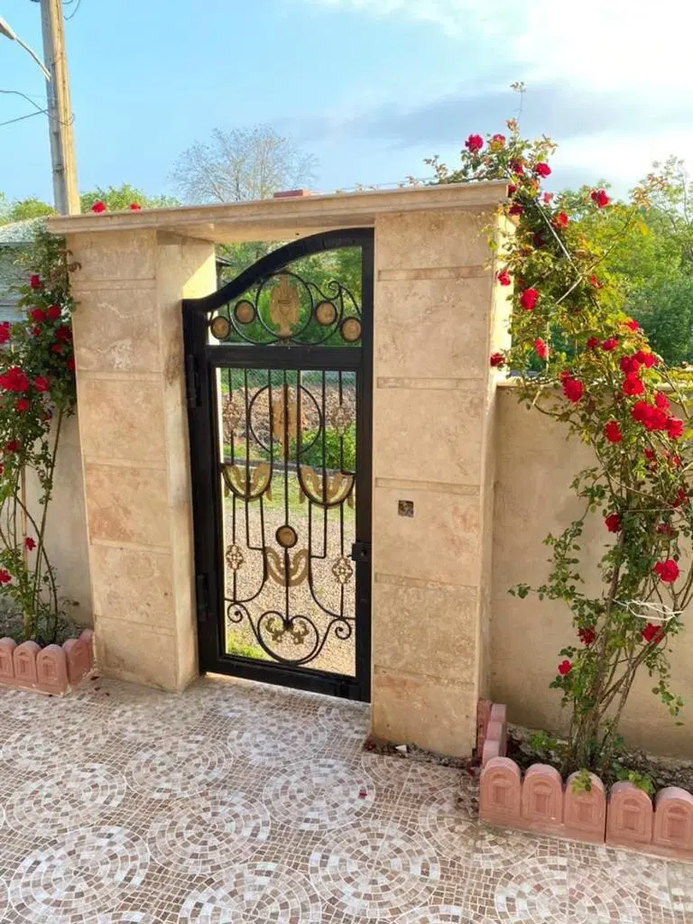 اجاره سالیانه دوخواب ویلایی نیمه دربست شیرکوه