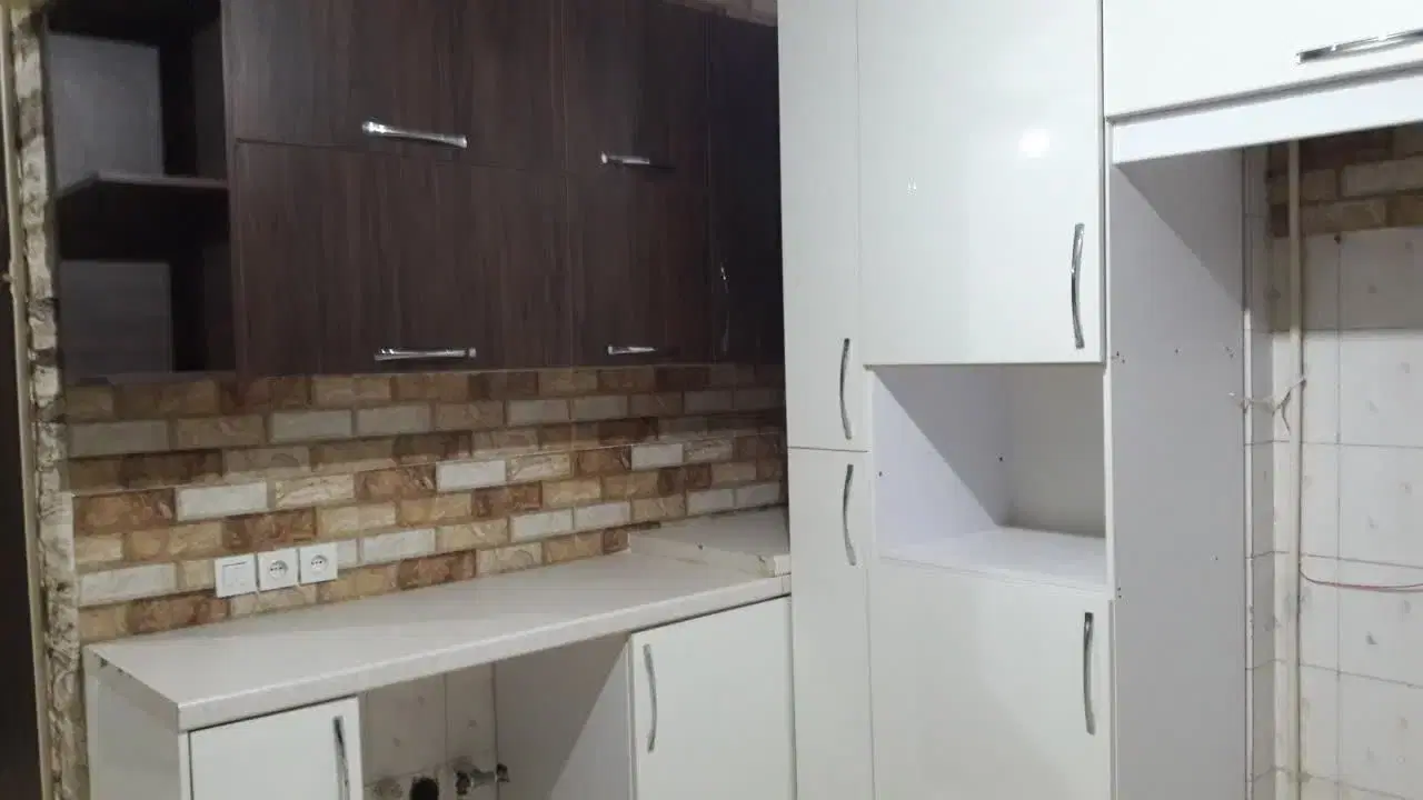 ۹۷ متر ۱۳ آبان