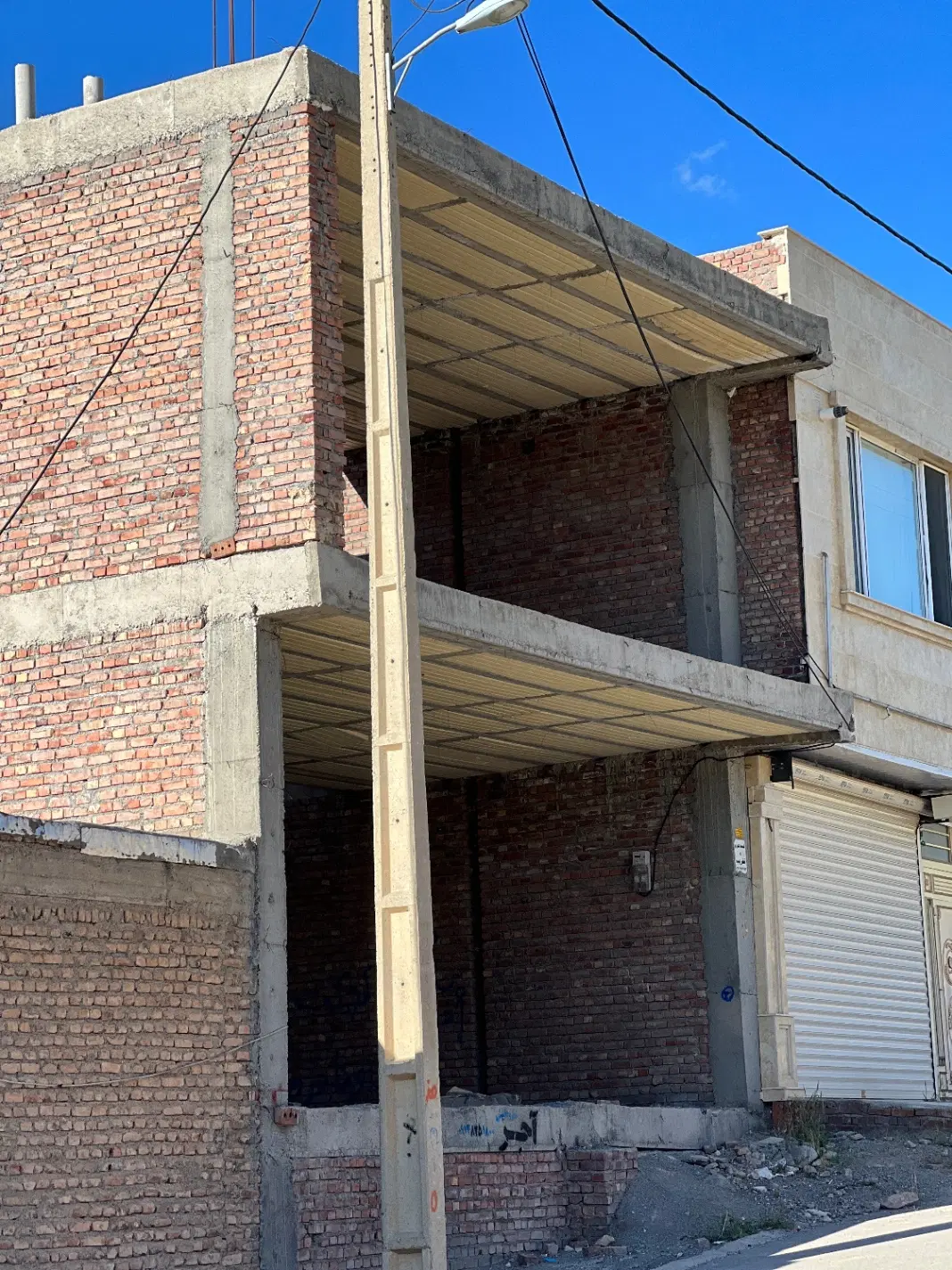 خانه سه طبقه دو رو