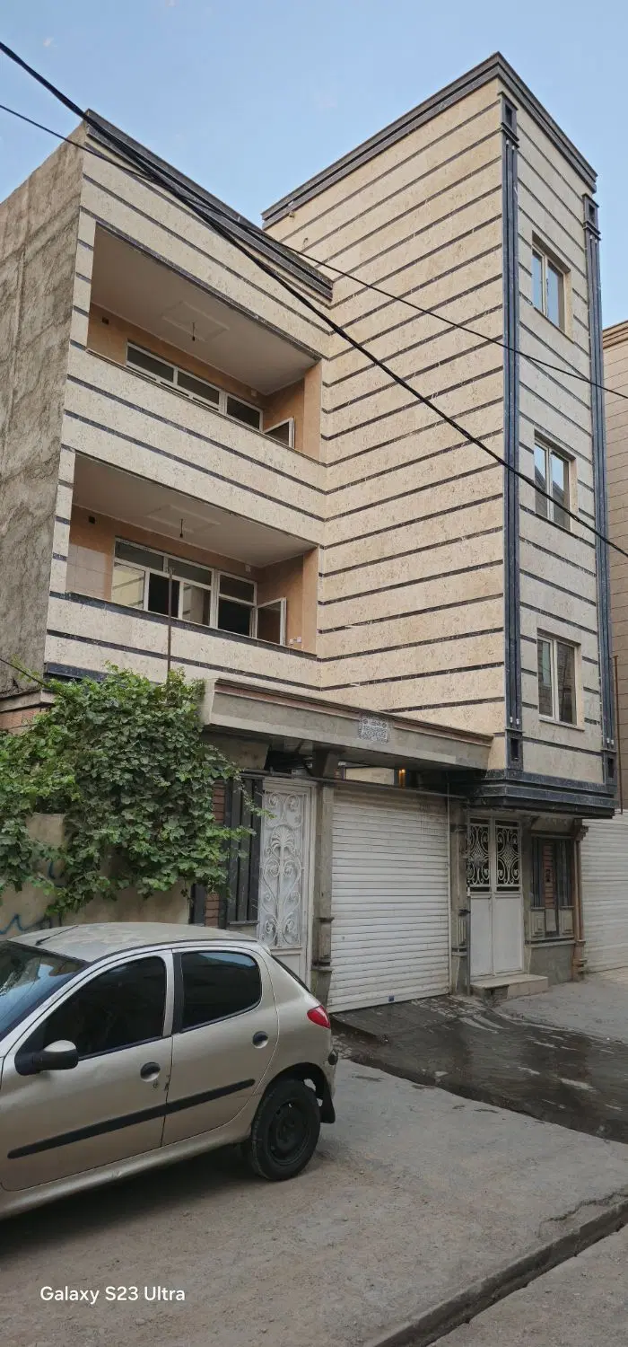 فروش ۳ طبقه بصورت یکجا و تکی فرون اباد اول