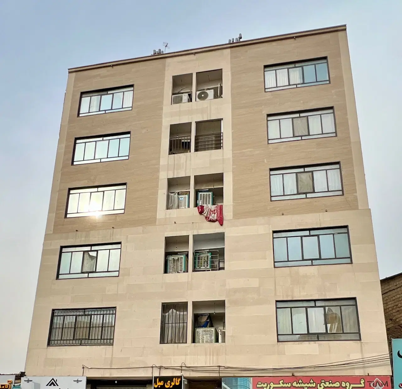 اجاره مغازه  ۶۹ متر  ۳۲ متر بالکن خیابان عدالت