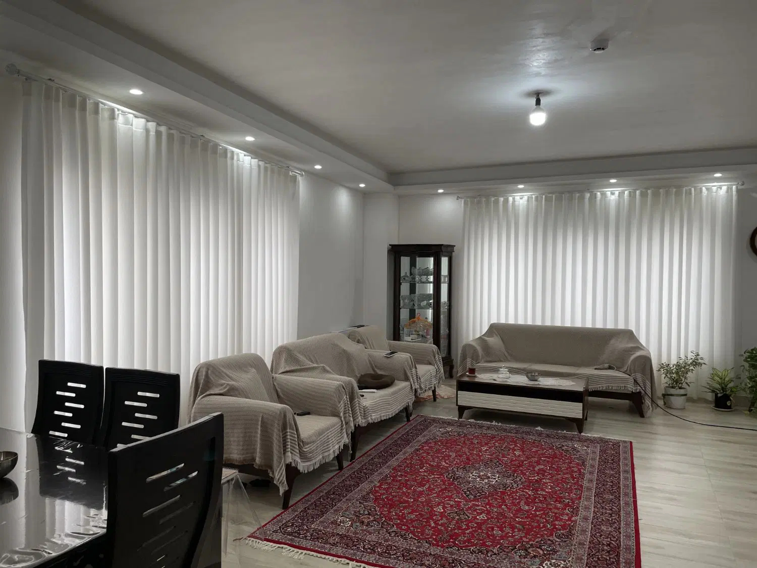 فروش اپارتمان سه خوابه سندار پورنقاشیان