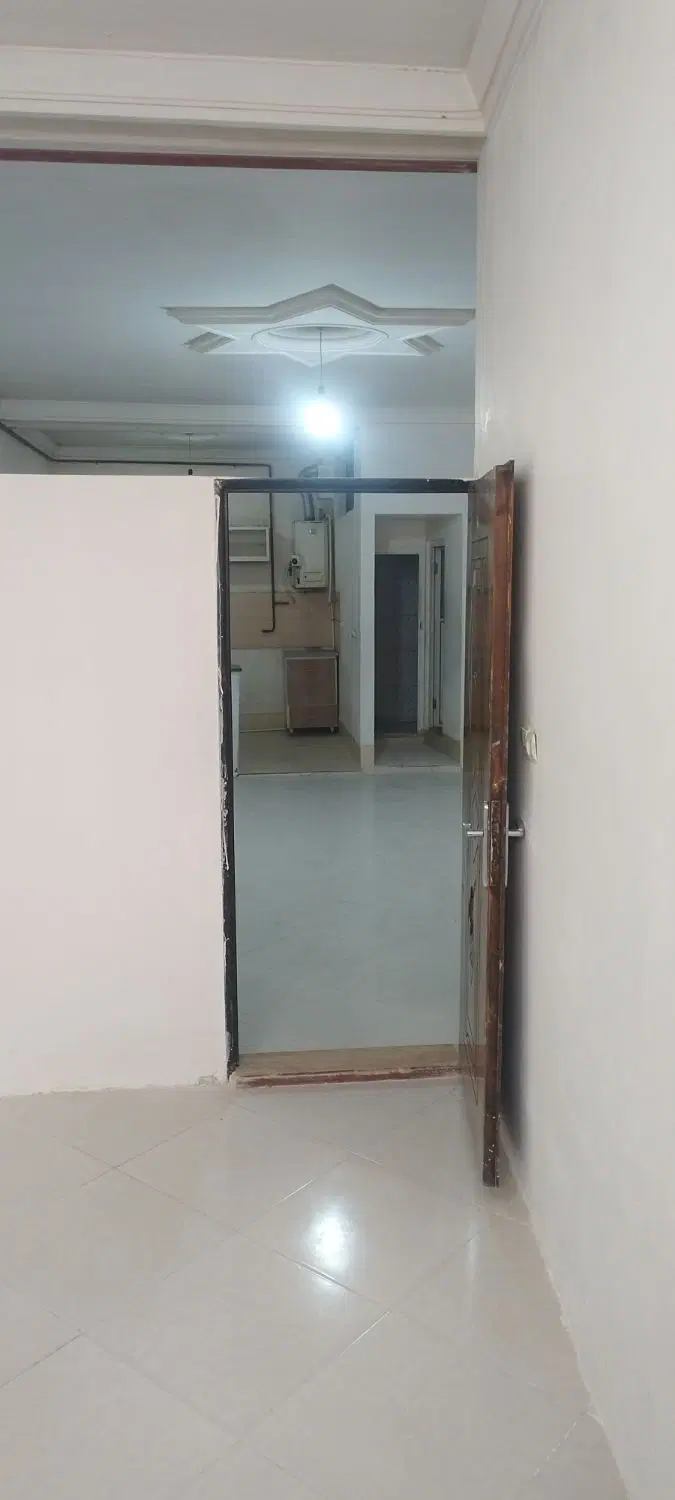 آپارتمانی۸۰متر،همکف،تکخواب بزرگ،حسن زاده۱۹،پلاک۵۷