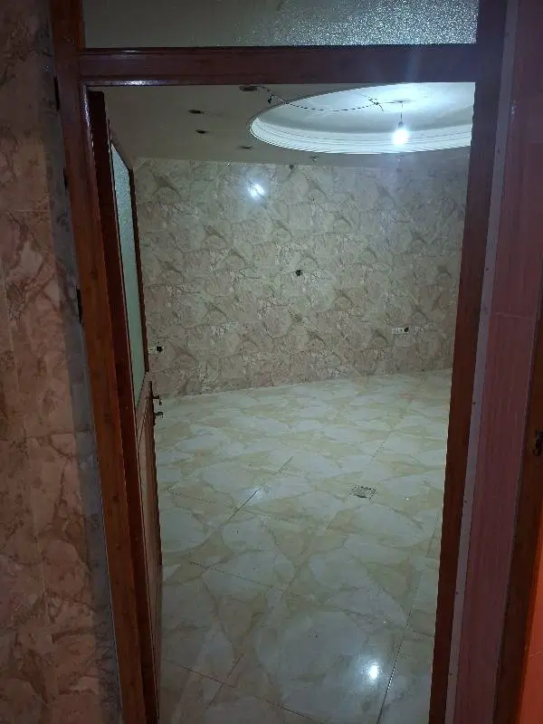 اجاره ملک تجاری با مساحت ۲۲۰متربع