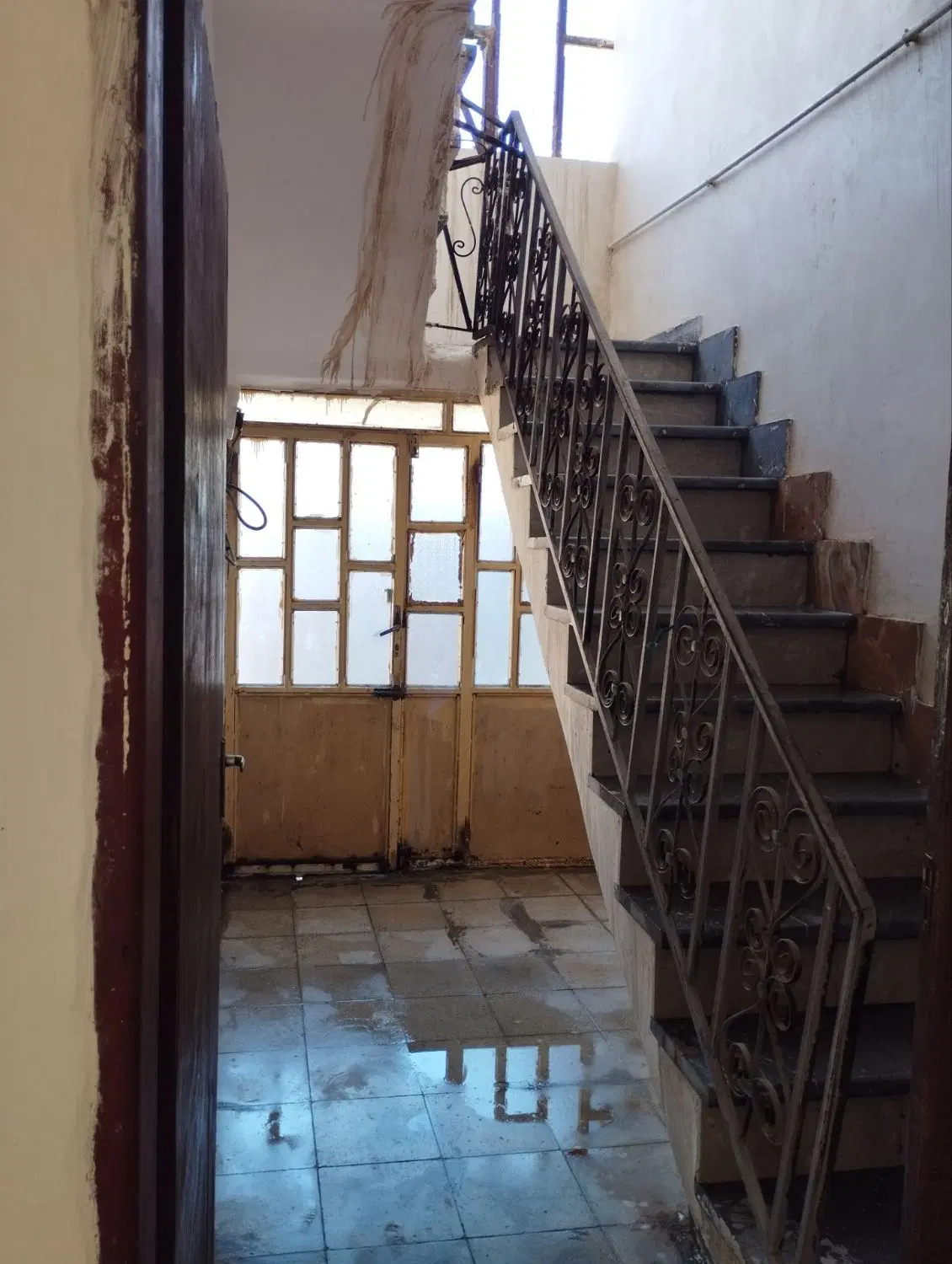فروش منزل مسکونی ۲۴۱ متر فاز ۱ بر بلوار جانبازان