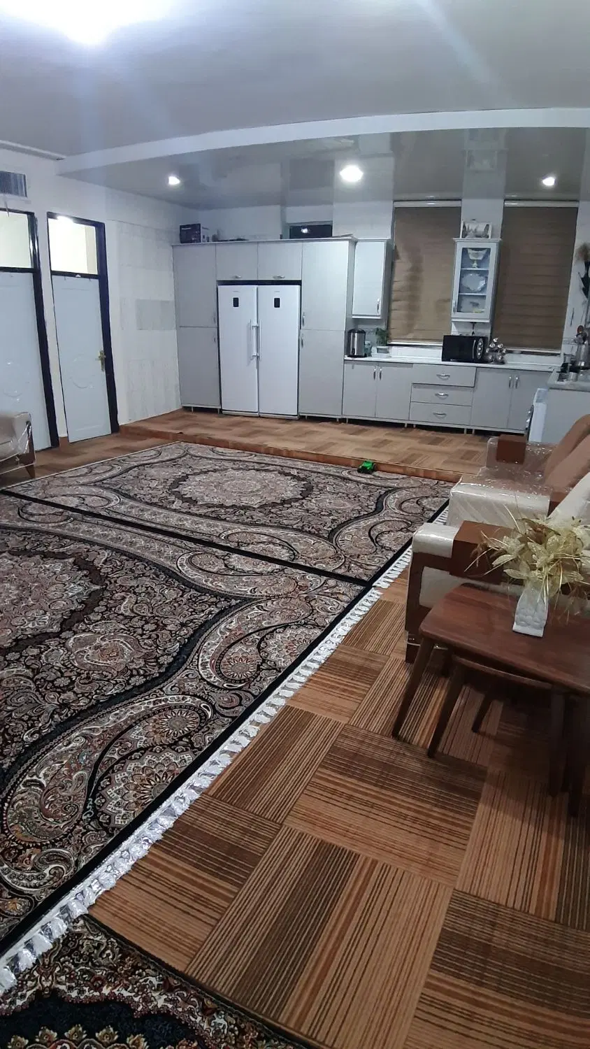فروش خونه ویلایی تجاری بر بلوار با دو مغازه