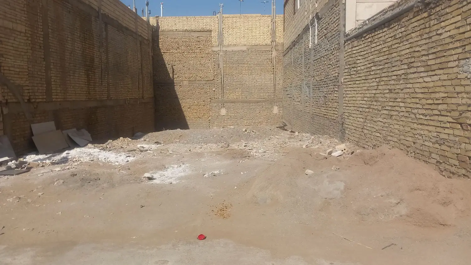 باسلام ۱۹۰ متر زمین موجوده در مجومرد کوچه بسیج ۱۵