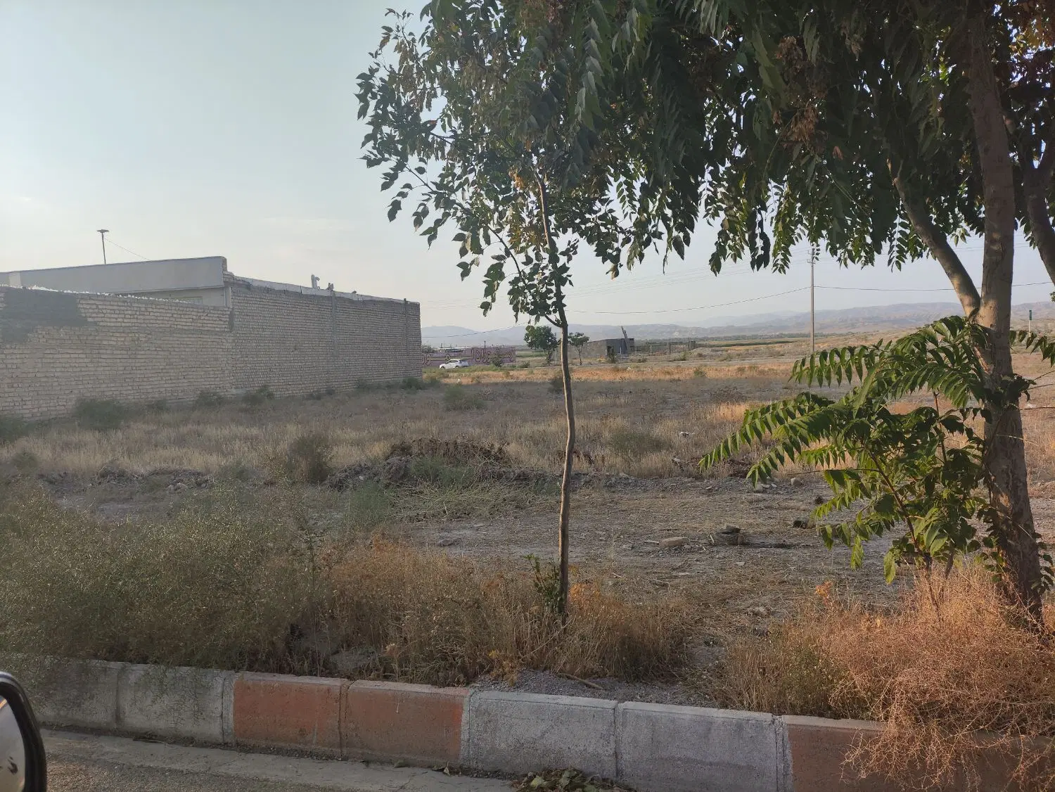 زمین فروشی